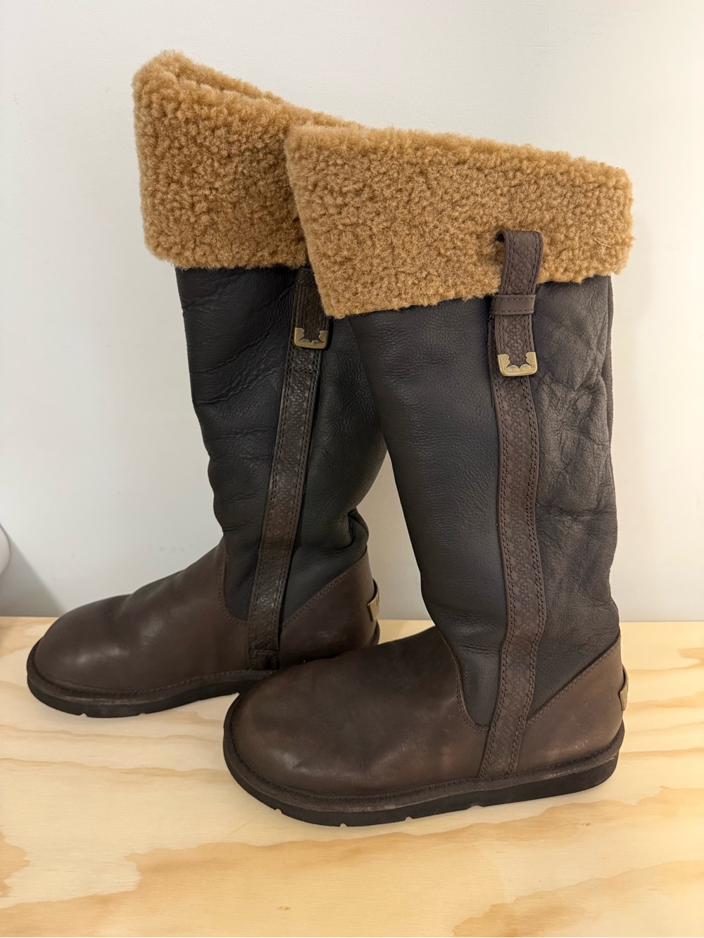 UGG Locarno Boots w/ Brown Leather & Tan Shearling Cuff - Tall gold accents fall